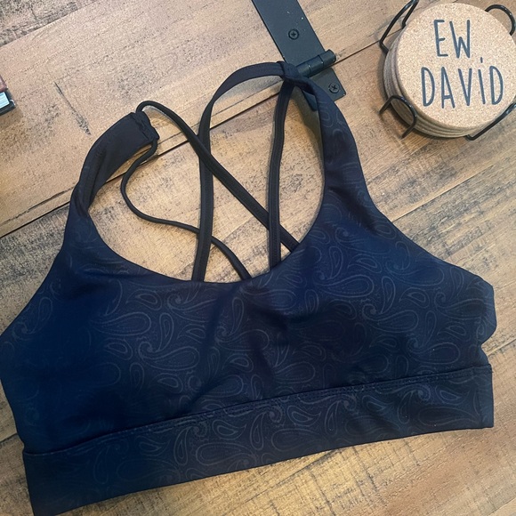 ZYIA Other - NWOT ZYIA sports bra in black with design | L